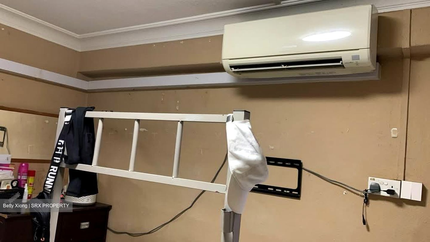 Blk 4 Bedok South Avenue 1 (Bedok), HDB 3 Rooms #559728331